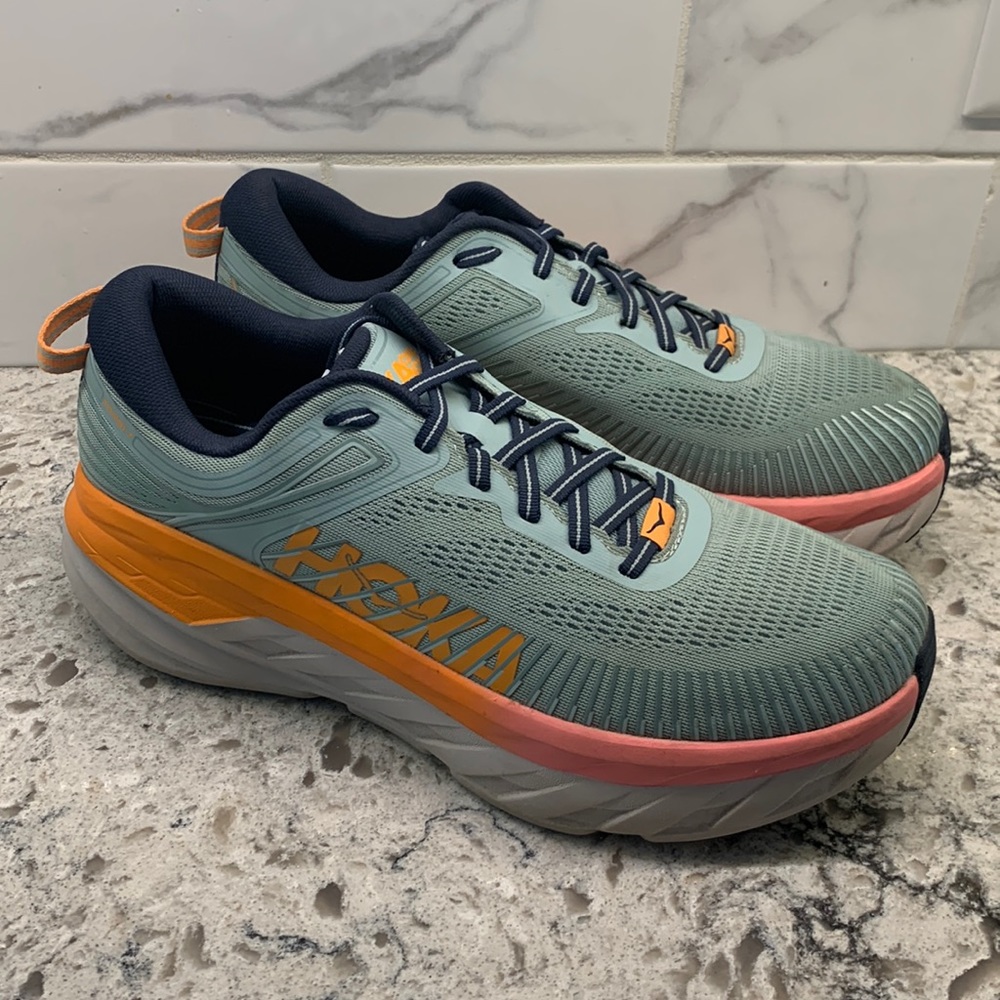 Womens size 10.5 Hoka bondi 7 - Like new